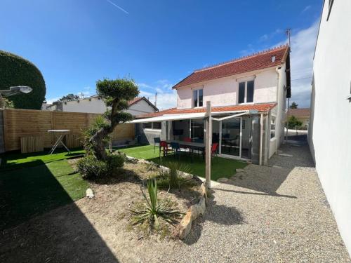 Location maison balnéaire 8 couchages 50m plage du Cormier