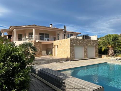 Villa Lorinadu Panoramic View of Sea and Mountain