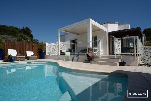 Villa T4bis climatisée avec piscine privée et WIFI