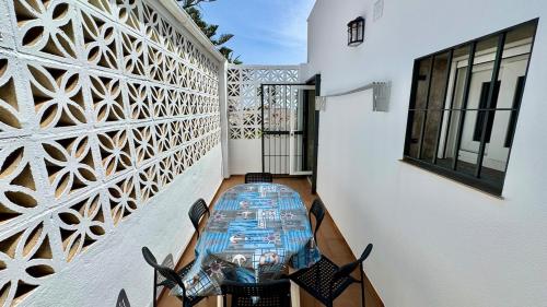 Escapada de Relax y Diseño con Piscina y Barbacoa