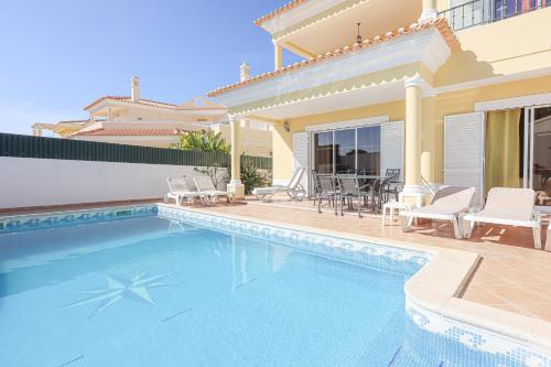 Villa Tio Pedro - Swimming Pool - For families- BY BEDZY