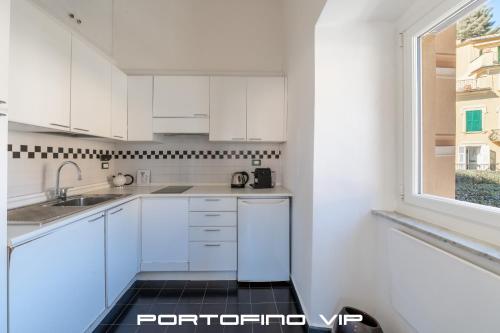 Η κουζίνα ή μικρή κουζίνα στο Angolo di mare by PortofinoVip