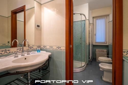 Ένα μπάνιο στο Portofino Flat by PortofinoVip