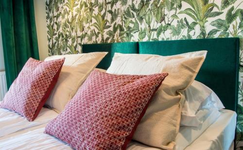 Waterlane Island Deluxe 5A by Grand Apartments