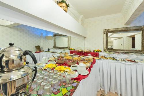 Jídlo v hotelu nebo okolí