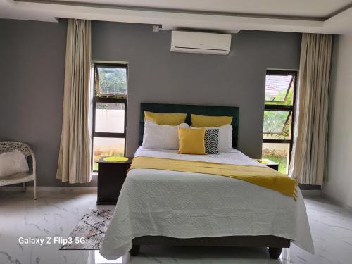 Una cama o camas en una habitación de Cosy place