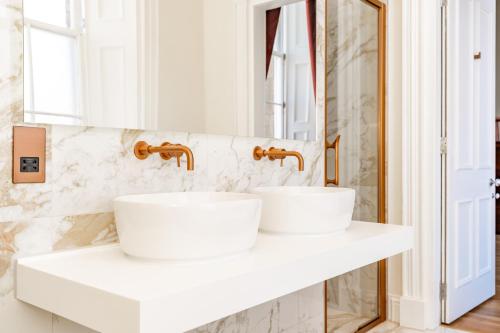 Dragon Suites Luxury Apartments at 9 Albyn Place photo 63