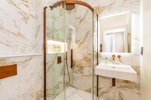Dragon Suites Luxury Apartments at 9 Albyn Place photo 58