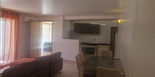 TV a/nebo společenská místnost v ubytování corse