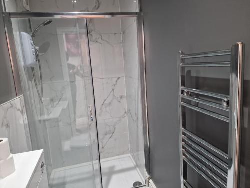 Bilik mandi di Stella Villa Bradford