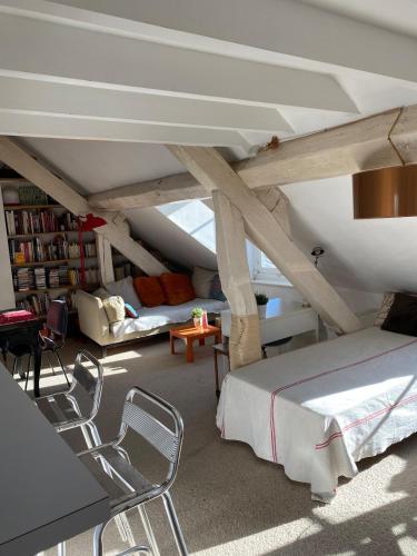 Apartment Next to Place des Vosges