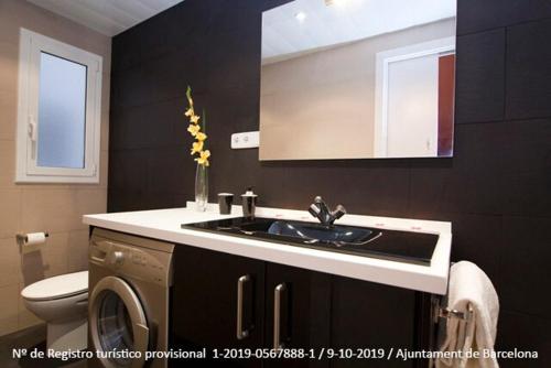 La Rambla - Catalonia Square Apt 4BD-2BTH