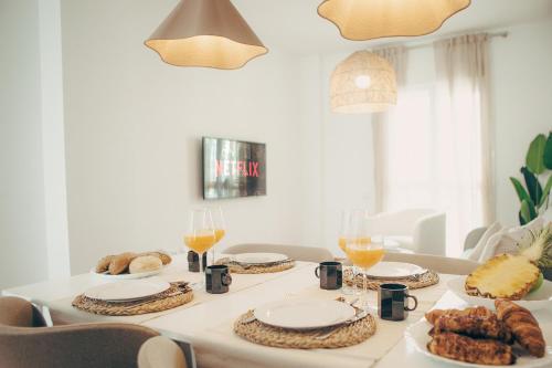 Azure Beachside Apartment - 50M from the Beach