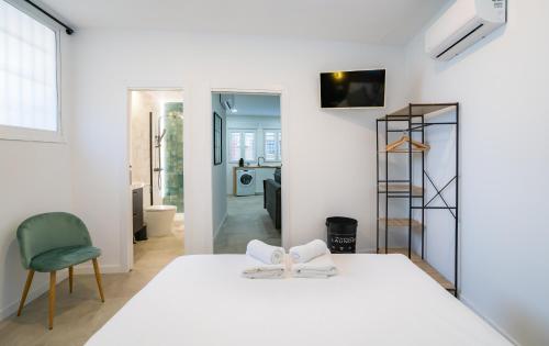 Nomad Malaga - Airport III