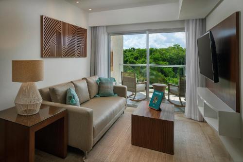TV a/nebo společenská místnost v ubytování Paradisus La Perla - Adults Only - Riviera Maya - All Inclusive