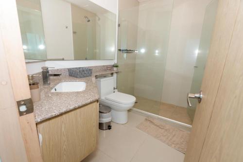 Koupelna v ubytování Exclusive Loft Bluegardens Hilton Inn Apartments Barranquilla