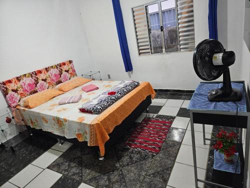 Posteľ alebo postele v izbe v ubytovaní Casa Completa com Rede próxima ao Aeroporto de Guarulhos