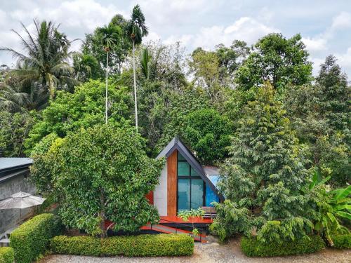 Zahrada ubytování สกายโฮม วัดเจดีย์ไอ้ไข่ Resort & Restaurant