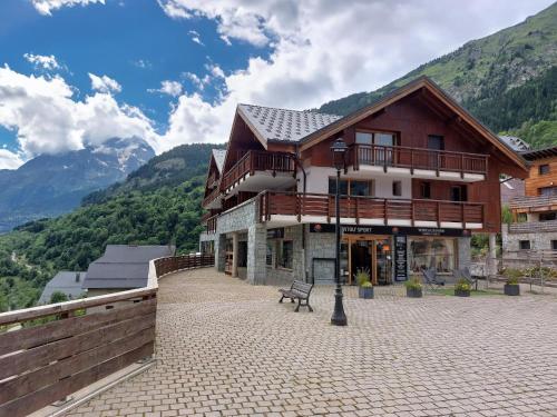 Apartment in Vaujany near Alpe d'Huez Slopes