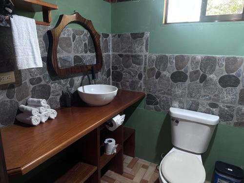 Koupelna v ubytování Higuitos Lodge Cabaña