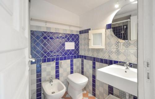 Ein Badezimmer in der Unterkunft 2 Bedroom Gorgeous Apartment In Scario