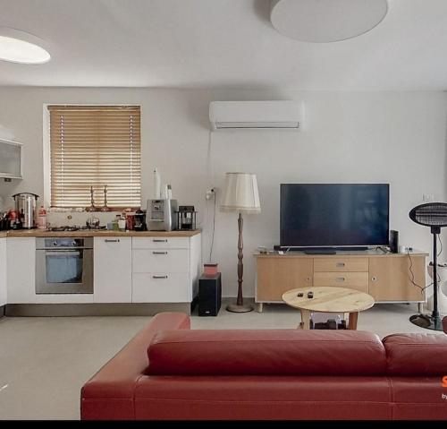 Imagen de la galería de Sharon Penthouse, en Magdiʼel