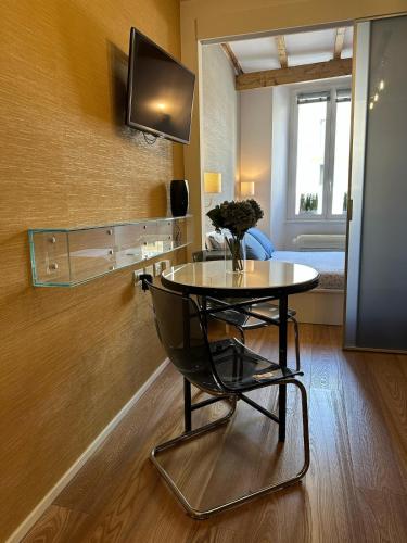 Stylish Navigli Apartment - Comfort & Good Vibes