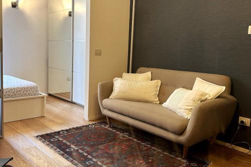 Stylish Navigli Apartment - Comfort & Good Vibes