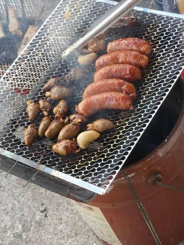 Equipo para parrilladas disponible en el hotel cápsula
