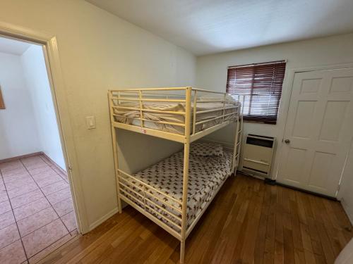 Ein Bett oder Betten in einem Zimmer der Unterkunft The Ardmore Home Share
