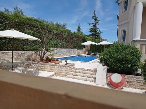Villa TINNO M