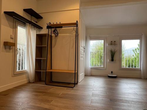 Photo de la galerie de l'établissement Studio cosy indépendant et détaché dans une villa avec parking gratuit, à Marseille