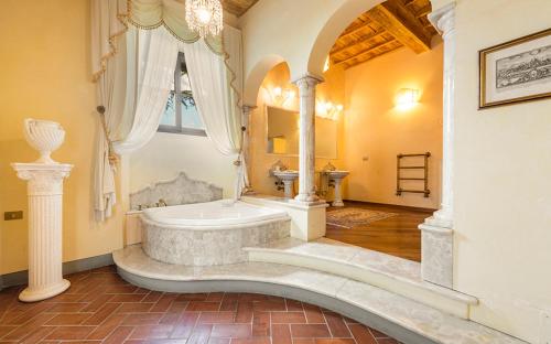 Ένα μπάνιο στο Villa Poggio Bartoli