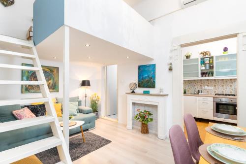 Green apartment, in the middle of the city center, quiet, AC