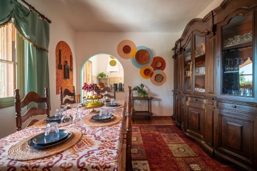 Χώρος καθιστικού στο Resonance Experience - Villa Escape Surrounded by Nature & Ancient Sites