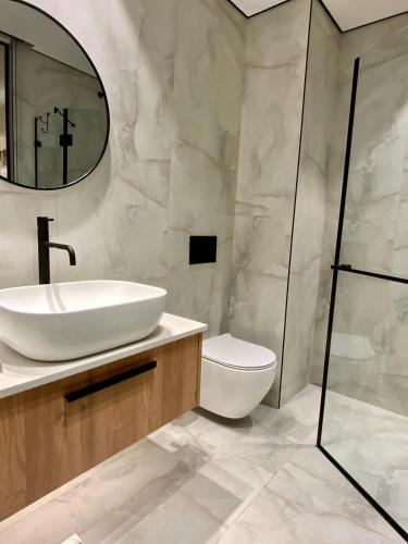 Koupelna v ubytování Sea Vacation , luxury Loft ,amazing seaview Buber 301