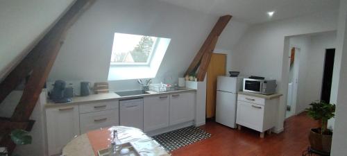 Grand 2 pièces, super équipé, 2 pas du centre-ville \