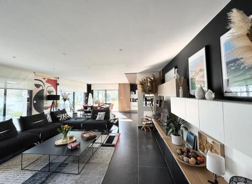 Belle maison spacieuse et jardin paysager, Gouesnac'h