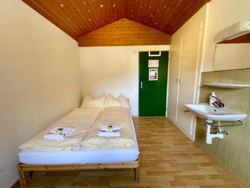Alpine Base Hostel - Adults only photo 3