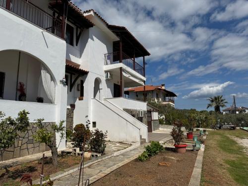 Lina House