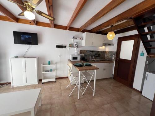 Casa Lindaにあるキッチンまたは簡易キッチン