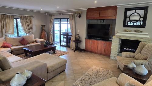 Ruang duduk di Bergendal Lodge