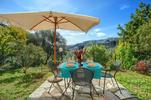 Φωτογραφία από το άλμπουμ του Casa immersa nella natura con piscina, Ac e wifi 3 σε Isolalunga