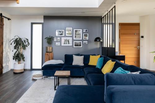 Photo de la galerie de l'établissement Villa lumineuse en forêt de Fontainebleau, à Montigny-sur-Loing