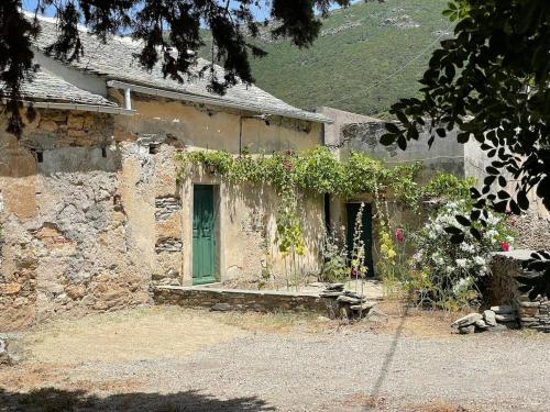 Maison ancienne rénovée avec vue sur mer et Cap Corse