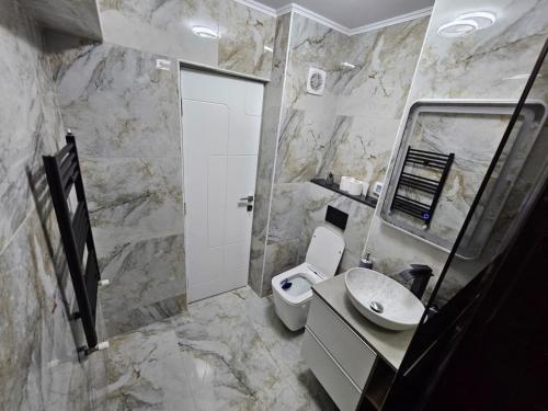Ένα μπάνιο στο Luxury Paco