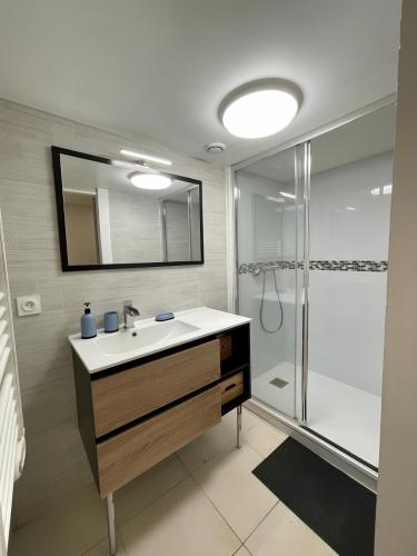 Photo de la galerie de l'établissement Le Palma’ Wifi - sleeps 4, à Toulon