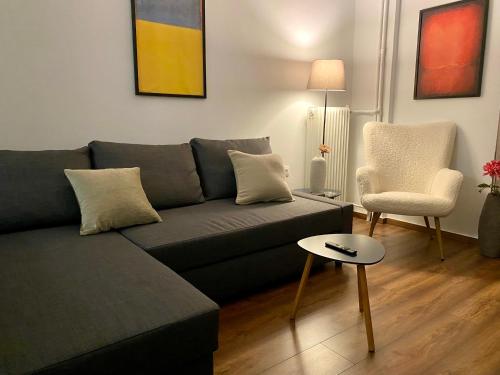 Cozy & Connected, Walk to Culture, Metro in Minutes