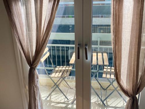 Cozy & Connected, Walk to Culture, Metro in Minutes