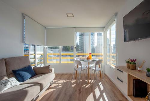 Stunning New Apt, Beach 1min, 2BR, Parking